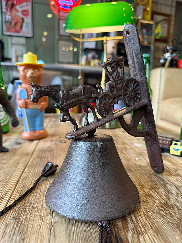 馬車のガーデンベル　鋳鉄製 ■ アメリカン雑貨 アメリカ雑貨 |  | 05