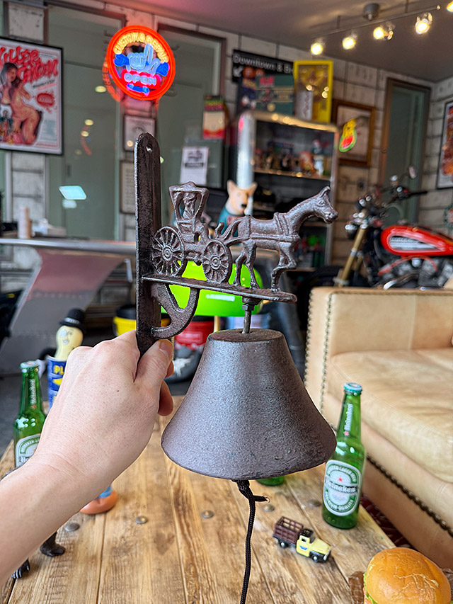 馬車のガーデンベル　鋳鉄製 ■ アメリカン雑貨 アメリカ雑貨 |  | 01