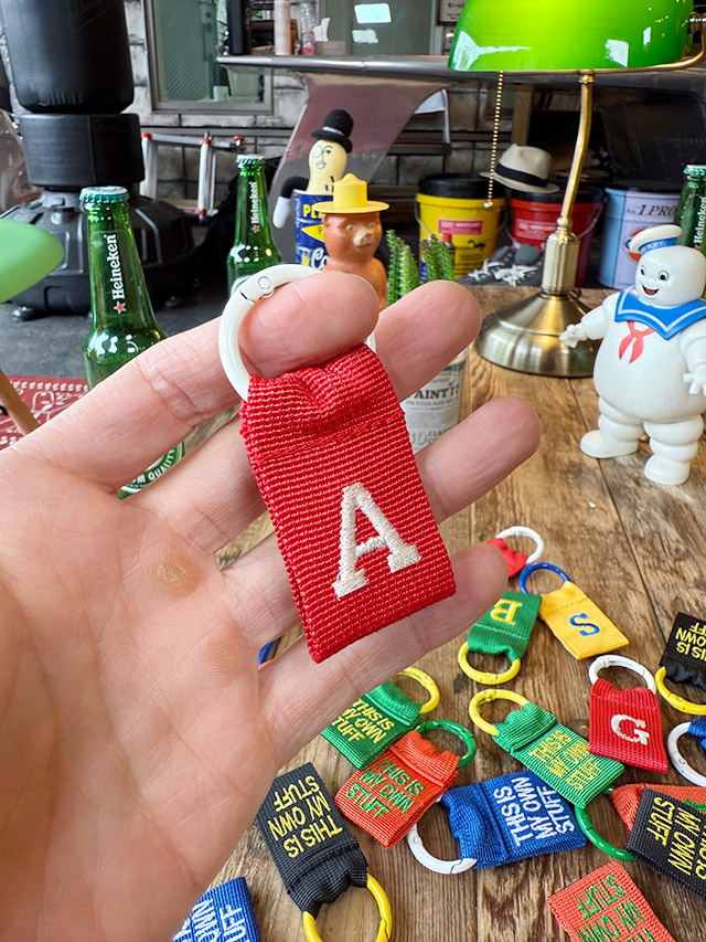 カレッジ　イニシャルレター　タグ　（A）　キーホルダー ■ アメリカン雑貨 アメリカ雑貨 |  | 02