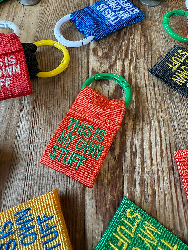 カレッジ　イニシャルレター　タグ　（I）　キーホルダー ■ アメリカン雑貨 アメリカ雑貨 |  | 01