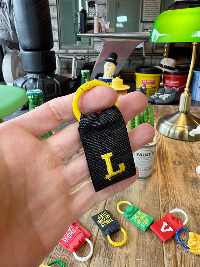 カレッジ　イニシャルレター　タグ　（L）　キーホルダー ■ アメリカン雑貨 アメリカ雑貨 |  | 02