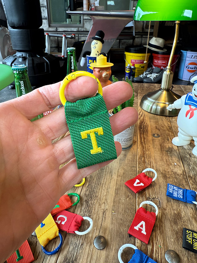 カレッジ　イニシャルレター　タグ　（T）　キーホルダー ■ アメリカン雑貨 アメリカ雑貨 |  | 02
