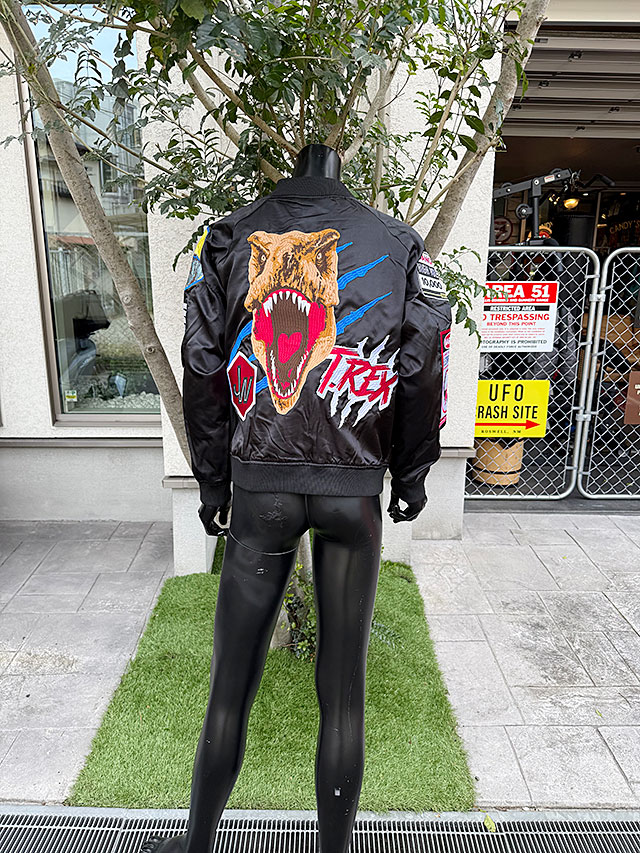 映画 ジュラシックワールド スカジャン Lサイズのみの展開 ユニ