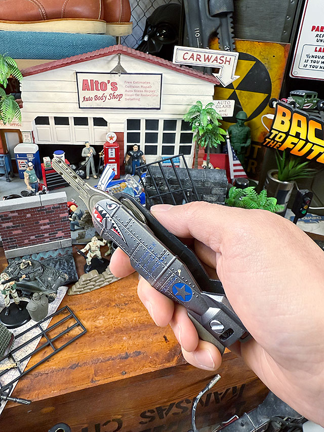 タックフォース　シャークボム　キーケース　（シルバー）タックファイター 最大3本まで収納可能　栓抜き付き ■ アメリカン雑貨 | 