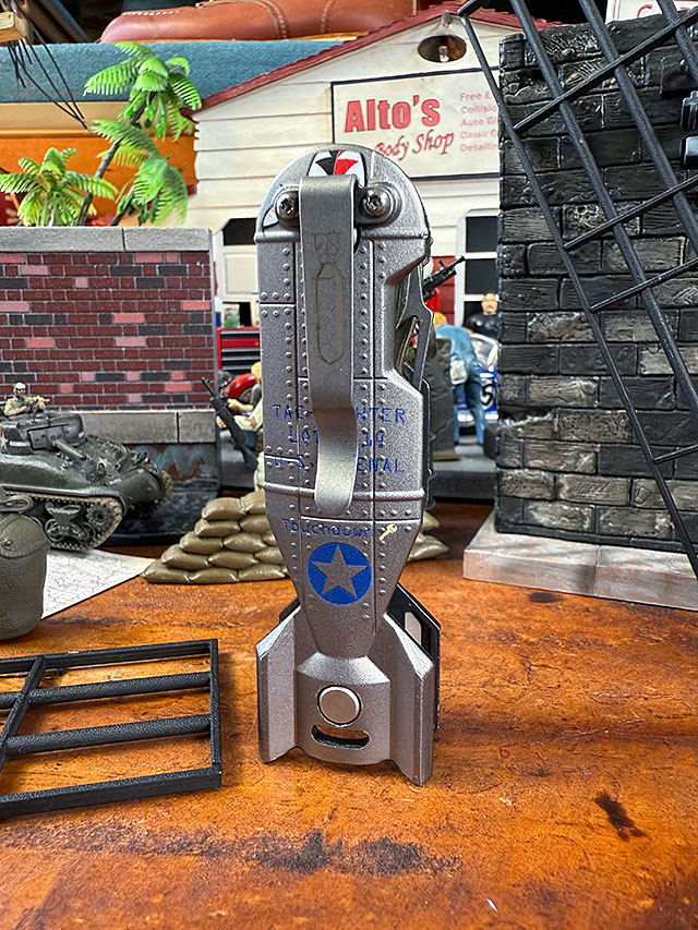 タックフォース　シャークボム　キーケース　（シルバー）タックファイター 最大3本まで収納可能　栓抜き付き ■ アメリカン雑貨 |  | 06