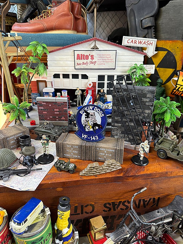 VF-143　ピーキンドッグス　ミリタリーワッペン ■ アメリカン雑貨 アメリカ雑貨 爆買 |  | 01