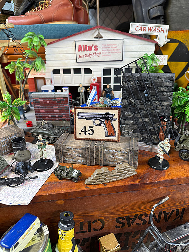 ガンワッペン　（コルト45） ■ アメリカン雑貨 アメリカ雑貨 爆買 |  | 01