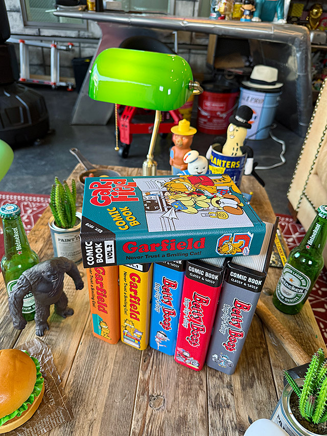 ガーフィールド　コミック　ブックボックス　（3冊セット）　シークレットボックス　隠し収納箱 ■ アメリカン雑貨 アメリカ雑貨 |  | 10