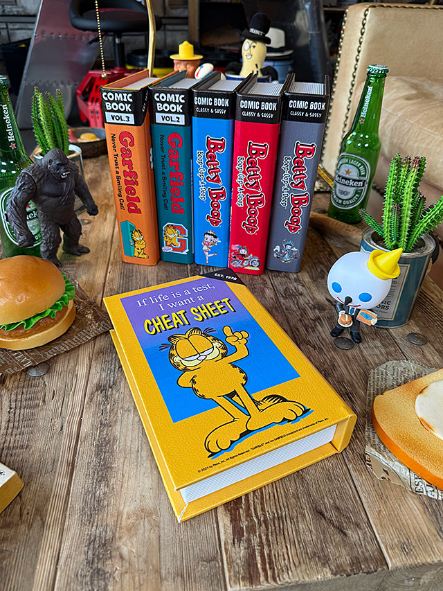 ガーフィールド　コミック　ブックボックス　（イエロー）　シークレットボックス　隠し収納箱 ■ アメリカン雑貨 アメリカ雑貨 |  | 01