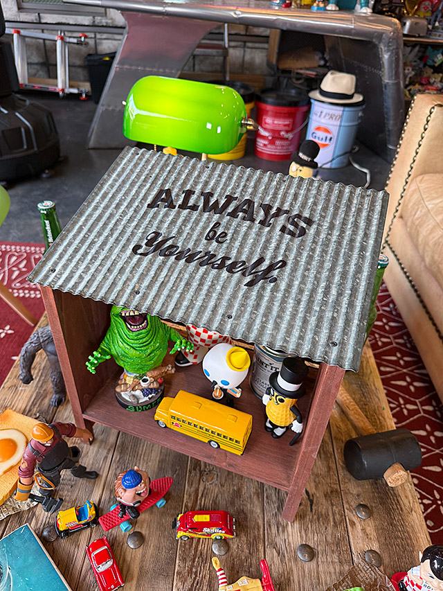 ジャンク小屋　ウッドキャビネット　ディスプレイ台　（シルバー）　プランターボックス　花台 ■ アメリカン雑貨 アメリカ雑貨 |  | 01