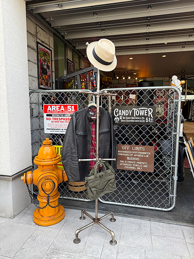 インダストリアル ウォーターパイプ メタルコートハンガー