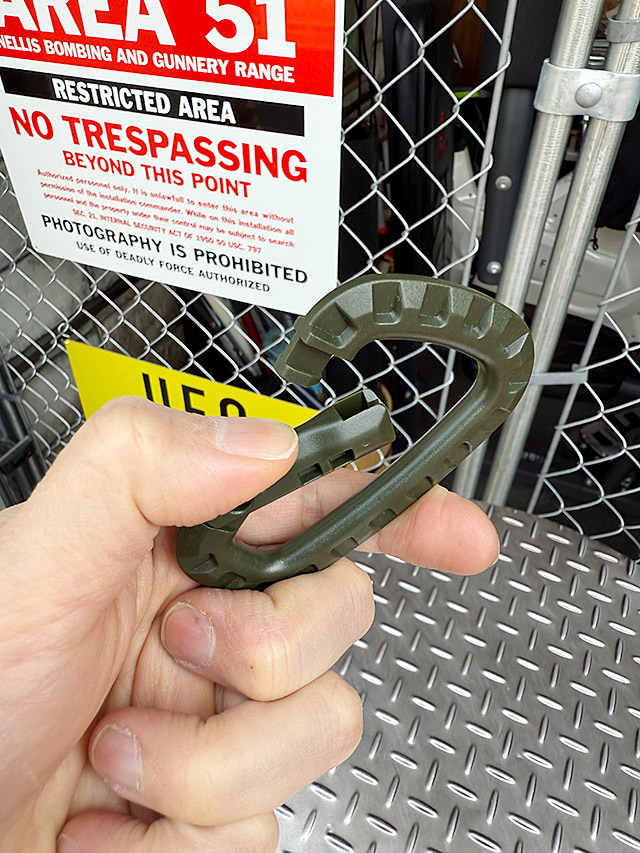 ミリタリー　U.S.タイプ　カラビナフック　Dリング　（オリーブ）　単品 ■ アメリカン雑貨 アメリカ雑貨 |  | 01