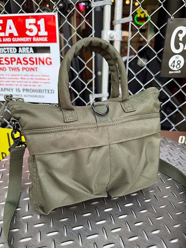 米軍タイプ　ミニ　ヘルメットバッグ　（オリーブ）　2WAYバッグ　ショルダーストラップ付き　トートバッグ |  | 01