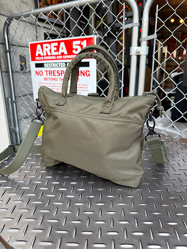 米軍タイプ　ミニ　ヘルメットバッグ　（オリーブ）　2WAYバッグ　ショルダーストラップ付き　トートバッグ |  | 05