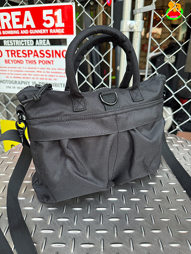 米軍タイプ　ミニ　ヘルメットバッグ　（ブラック）　2WAYバッグ　ショルダーストラップ付き　トートバッグ |  | 01