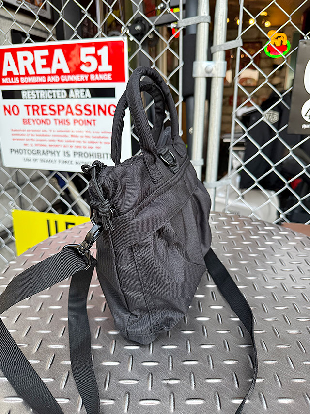 米軍タイプ　ミニ　ヘルメットバッグ　（ブラック）　2WAYバッグ　ショルダーストラップ付き　トートバッグ |  | 04
