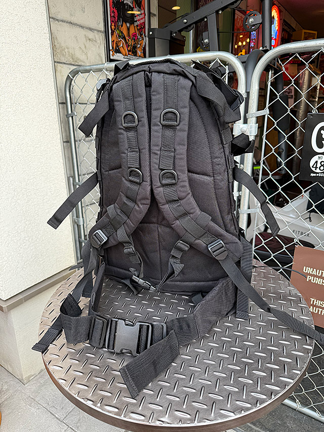 米軍タイプ　A-3　ミリタリー　バックパック　40L　（ブラック）　U.S.タイプ　リュック ■ アメリカン雑貨 アメリカ雑貨 |  | 04