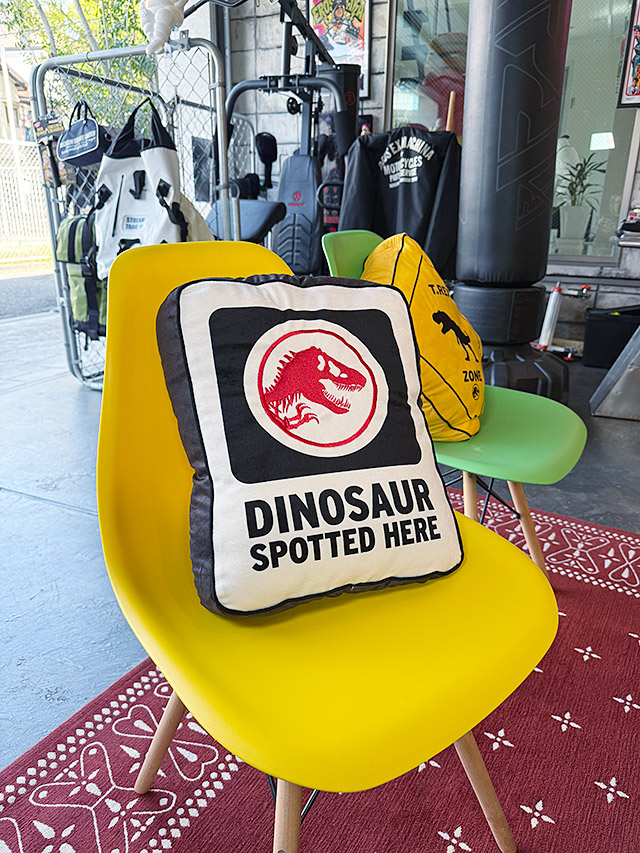 ジュラシックワールド パークサイン クッション （ダイナソースポット