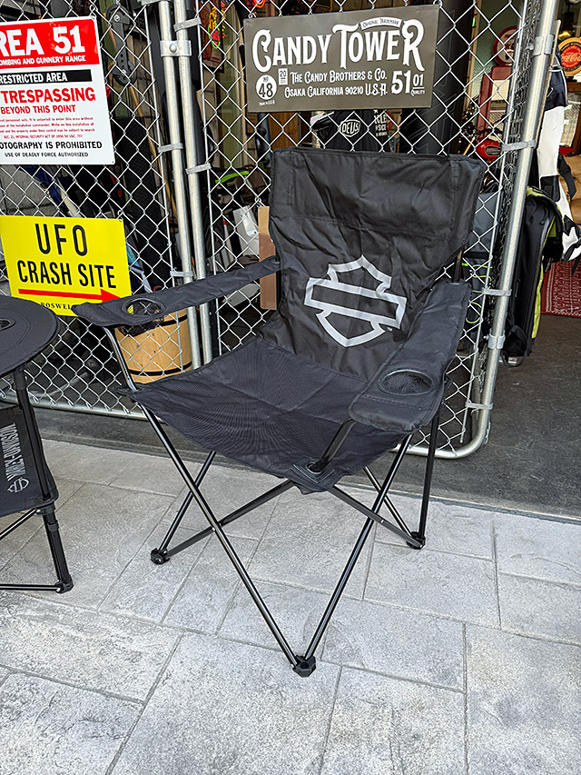 【希少品！】ハーレーダビッドソン　ブラック折りたたみアウトドアチェア ロゴ付き 希少品！】ハーレーダビッドソン ブラック折りたたみアウトドアチェア