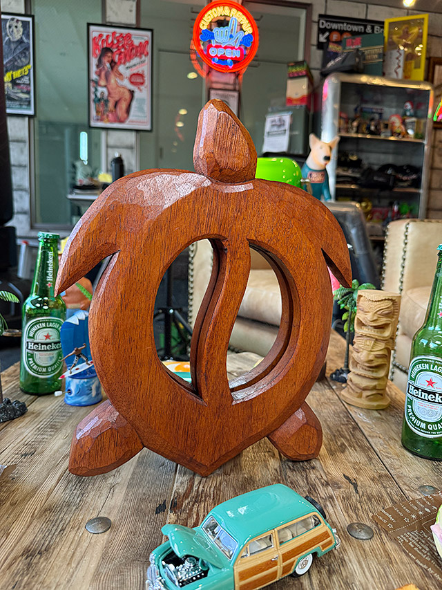 幸せを運ぶハワイの海の守り神　ホヌ　ウッデン　ウォールミラー　木製　鏡 ■ アメリカン雑貨 アメリカ雑貨 |  | 02