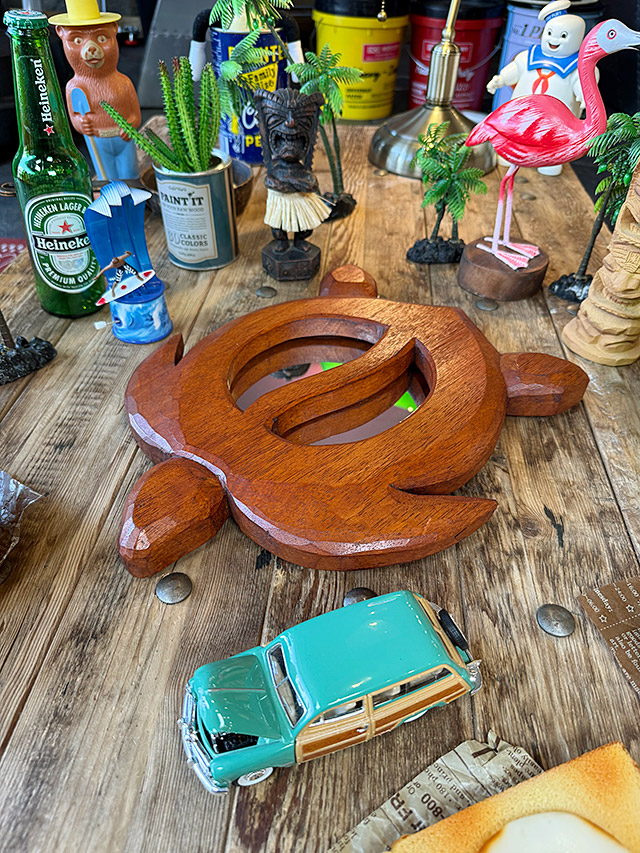 幸せを運ぶハワイの海の守り神　ホヌ　ウッデン　ウォールミラー　木製　鏡 ■ アメリカン雑貨 アメリカ雑貨 |  | 05