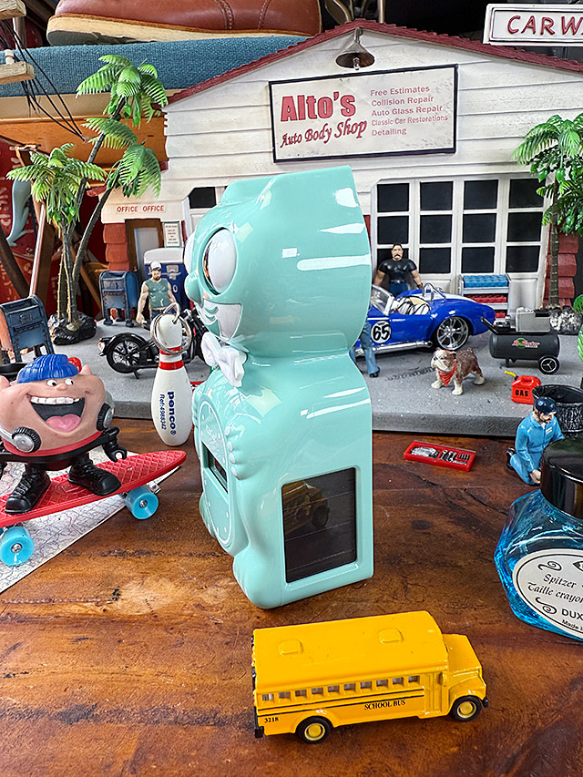 目玉がキョロキョロ動く！　キットキャット　デジタルアラームクロック　（オーシャンウェーブ）　MADE IN U.S.A.　置き時計　アラーム機能 |  | 04