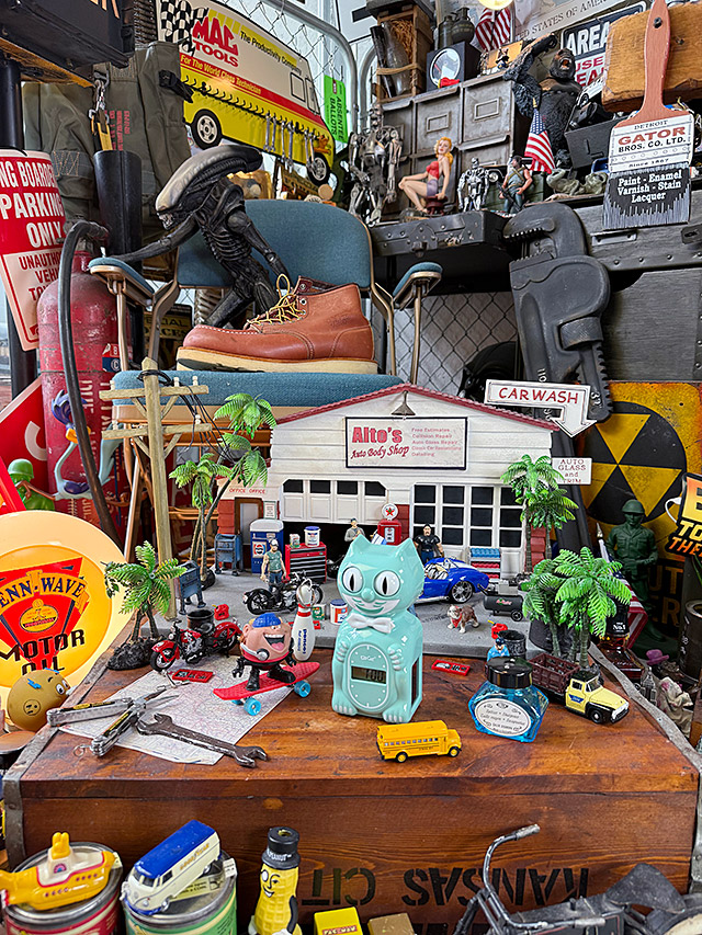 目玉がキョロキョロ動く！　キットキャット　デジタルアラームクロック　（オーシャンウェーブ）　MADE IN U.S.A.　置き時計　アラーム機能 |  | 05