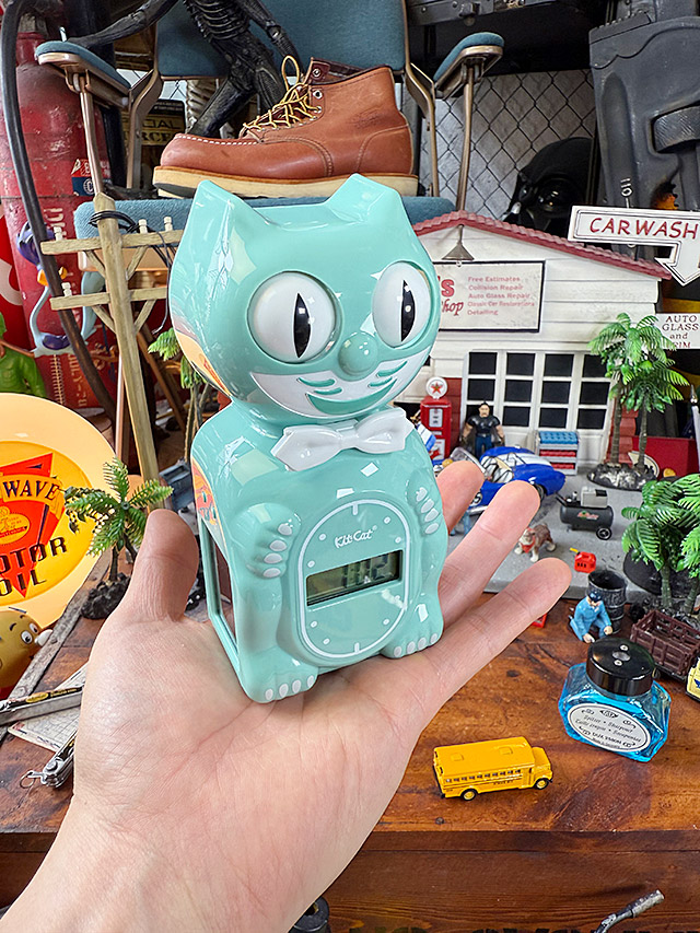 目玉がキョロキョロ動く！　キットキャット　デジタルアラームクロック　（オーシャンウェーブ）　MADE IN U.S.A.　置き時計　アラーム機能 |  | 07