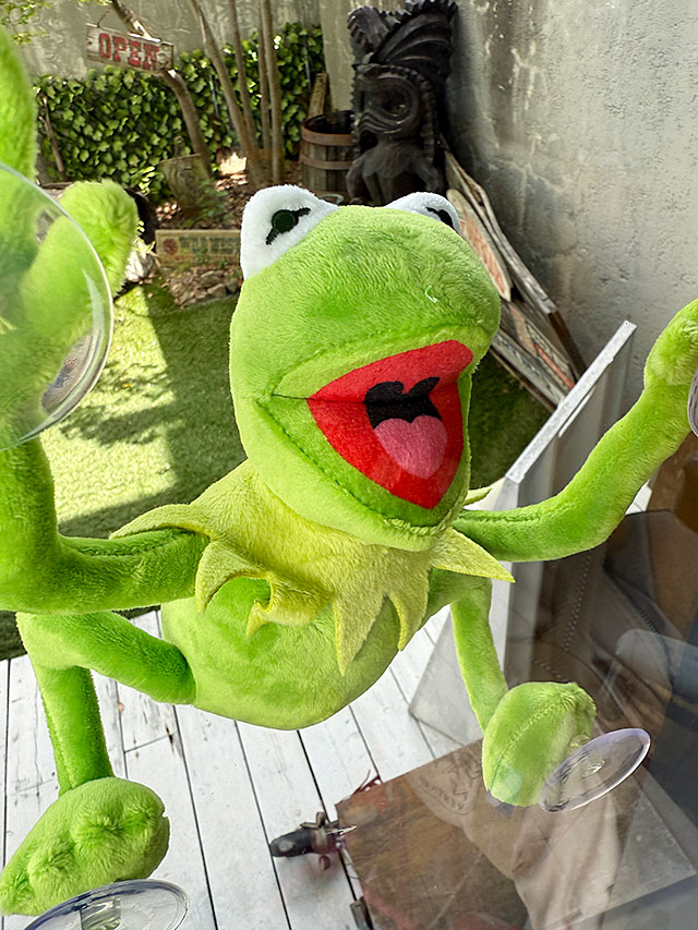 希少　ディズニー製　歌を歌う、おしゃべりカーミットぬいぐるみ Kermit カーミット ぬいぐるみ ディズニー セサミストリート