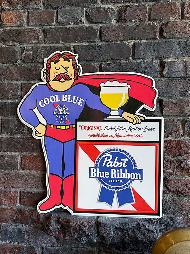 ド迫力！特大サイズ看板　パブスト　クールブルー　ビッグサイズサイン　エンボスティンサイン | 