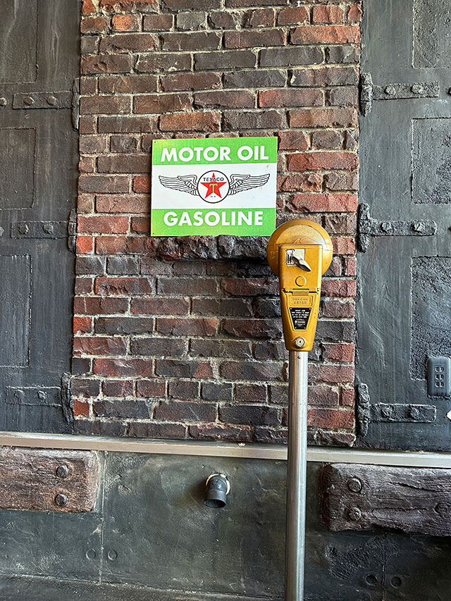 テキサコ　モーターオイル　＆　ガソリン　ヴィンテージ　ブリキ看板　（ウイングロゴ） ■ アメリカ雑貨 アメリカン雑貨 |  | 03