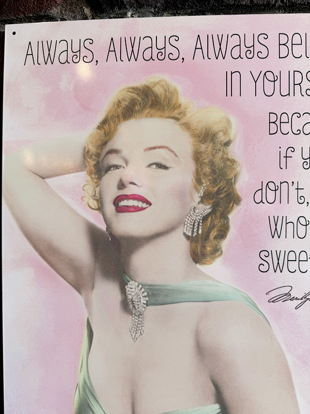 マリリン・モンロー　ブリキ看板　（Believe in Yourself） ■ アメリカン雑貨 アメリカ雑貨 |  | 01