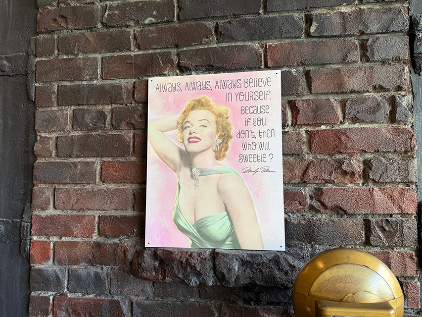 マリリン・モンロー　ブリキ看板　（Believe in Yourself） ■ アメリカン雑貨 アメリカ雑貨 |  | 04