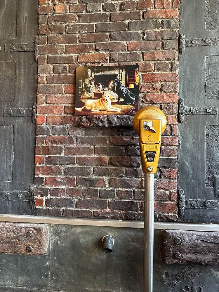 ラブラドール　＆　ゴールデン　ブリキ看板　（Waitng at Crow's Creek）　■ アメリカ雑貨 アメリカン雑貨 | アメリカン レトロ | 03