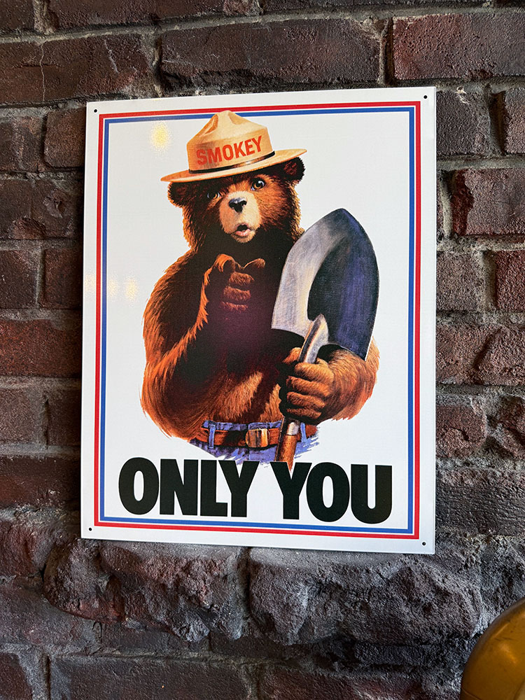 スモーキーベアー　ブリキ看板　（ ONLY YOU）　■ アメリカ雑貨 アメリカン雑貨 | 