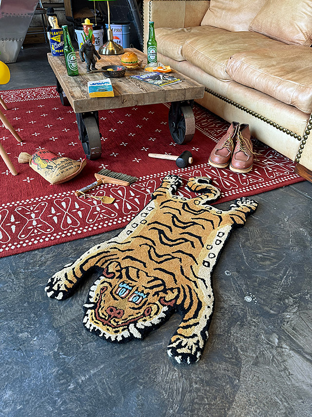 SALE新品 本物 シルク チベタンタイガー 虎 チベット絨毯 Sサイズ78㎝② DETAIL 新品 チベタン タイガーラグ Sサイズ カーペット 絨毯