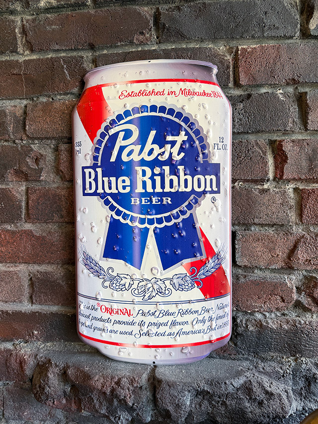 パブスト　ブルーリボン　ビール缶　エンボス　ティンサイン　ブリキ看板 ■ アメリカン雑貨 アメリカ雑貨 | 