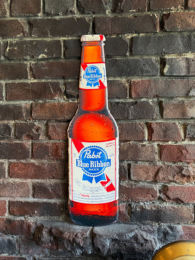 パブスト　ブルーリボン　ビアボトル　エンボス　ティンサイン　ブリキ看板 ■ アメリカン雑貨 アメリカ雑貨 | 