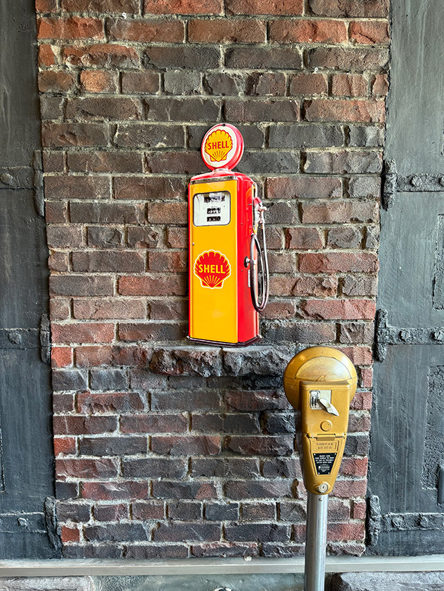 シェル　ガスポンプ型　エンボス　ティンサイン　ブリキ看板 ■ アメリカン雑貨 アメリカ雑貨 |  | 03