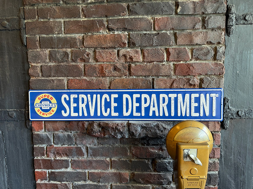 シボレー　ストリートサイン　（SERVICE DEPARTMENT）　エンボスティンサイン　ブリキ看板 ■ アメリカン雑貨 アメリカ雑貨 | 