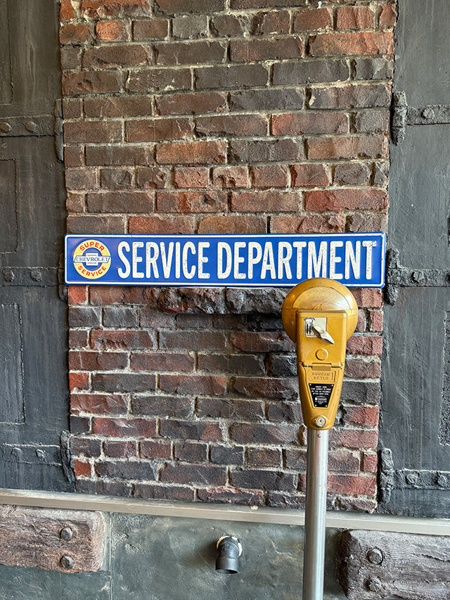 シボレー　ストリートサイン　（SERVICE DEPARTMENT）　エンボスティンサイン　ブリキ看板 ■ アメリカン雑貨 アメリカ雑貨 |  | 03