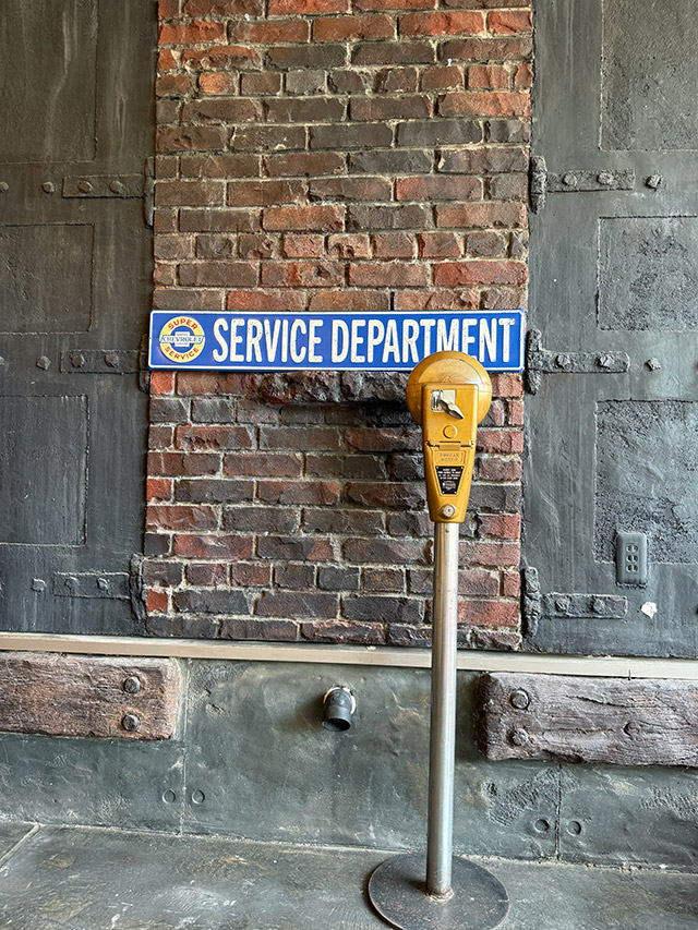 シボレー　ストリートサイン　（SERVICE DEPARTMENT）　エンボスティンサイン　ブリキ看板 ■ アメリカン雑貨 アメリカ雑貨 |  | 04