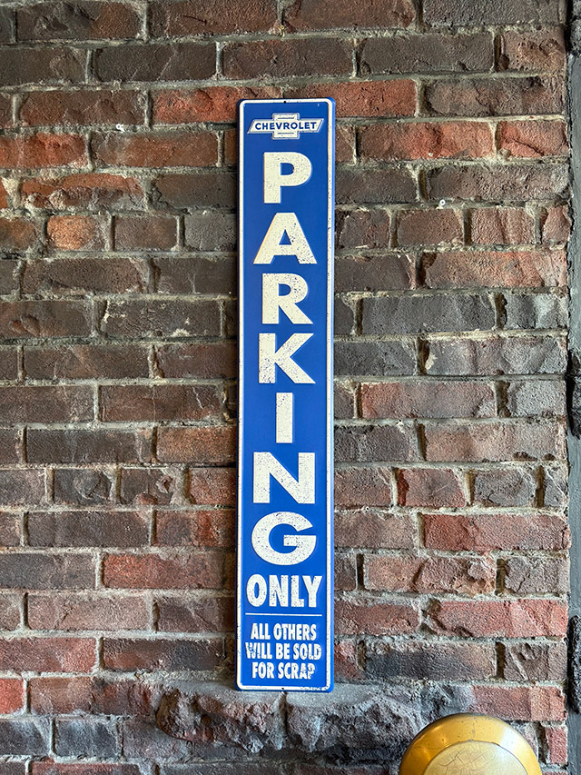 シボレー　専用駐車場　パーキングサイン　エンボス　ティンサイン　ブリキ看板 ■ アメリカン雑貨 アメリカ雑貨 | 