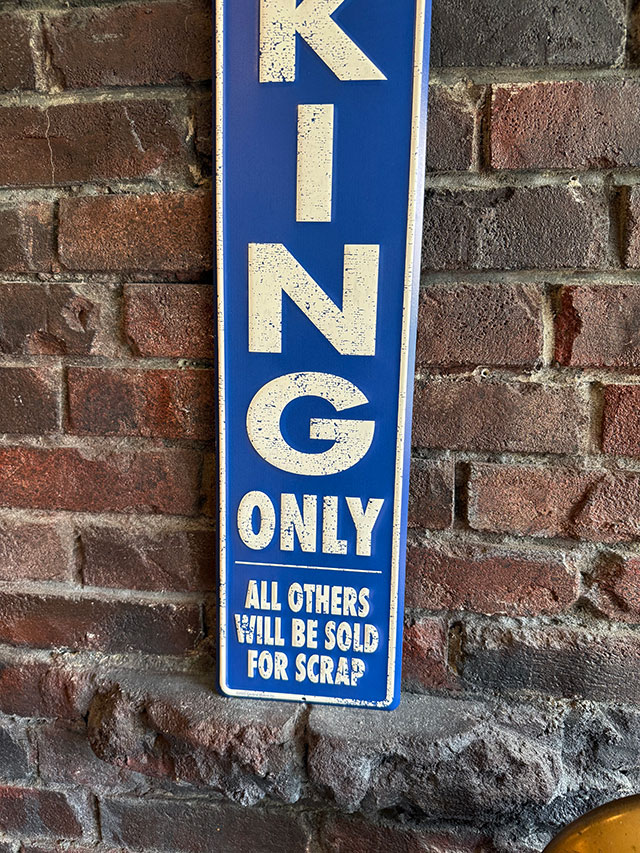 シボレー　専用駐車場　パーキングサイン　エンボス　ティンサイン　ブリキ看板 ■ アメリカン雑貨 アメリカ雑貨 |  | 02