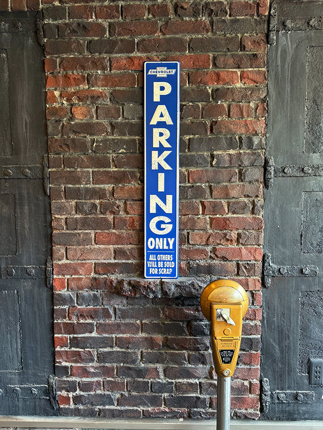 シボレー　専用駐車場　パーキングサイン　エンボス　ティンサイン　ブリキ看板 ■ アメリカン雑貨 アメリカ雑貨 |  | 03