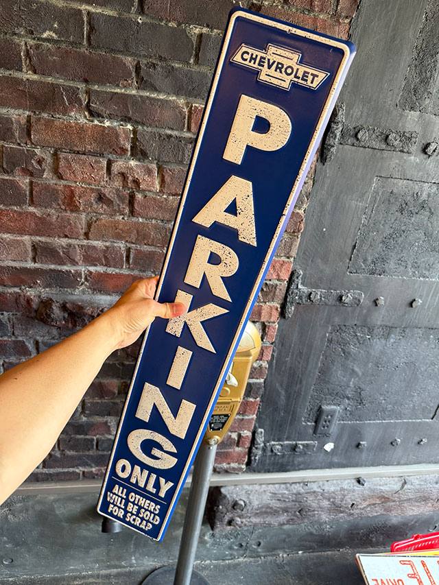シボレー　専用駐車場　パーキングサイン　エンボス　ティンサイン　ブリキ看板 ■ アメリカン雑貨 アメリカ雑貨 |  | 05