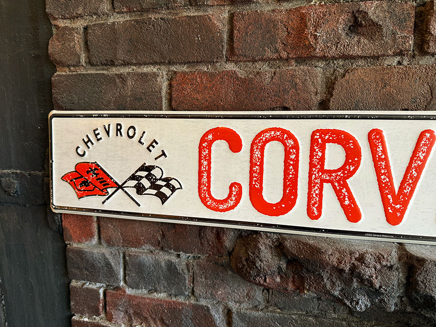 シボレー　コルベット　ドライブ　ストリートサイン　（CORVETTE DRIVE）　エンボス　ティンサイン　ブリキ看板 |  | 01
