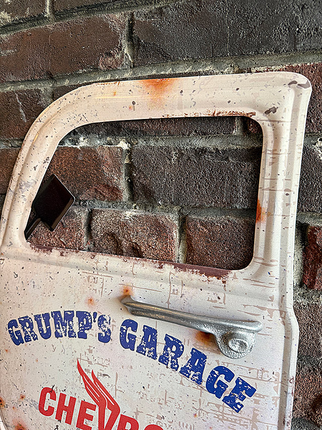 アメ車のドア型　ガレージディスプレイ　（シェブロン）　ドアパネル　看板 ■ アメリカ雑貨 アメリカン雑貨 |  | 02