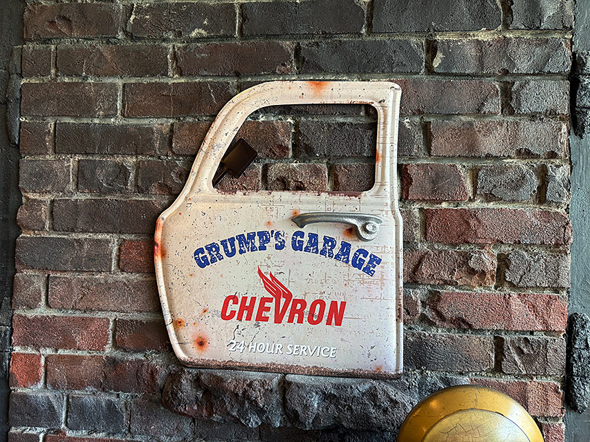 アメ車のドア型　ガレージディスプレイ　（シェブロン）　ドアパネル　看板 ■ アメリカ雑貨 アメリカン雑貨 |  | 04