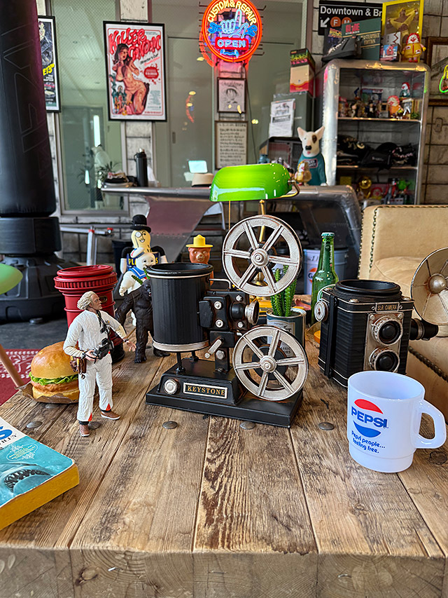 映画の映写機　フラワーポット　ブリキオブジェ ■ アメリカン雑貨 アメリカ雑貨 |  | 04